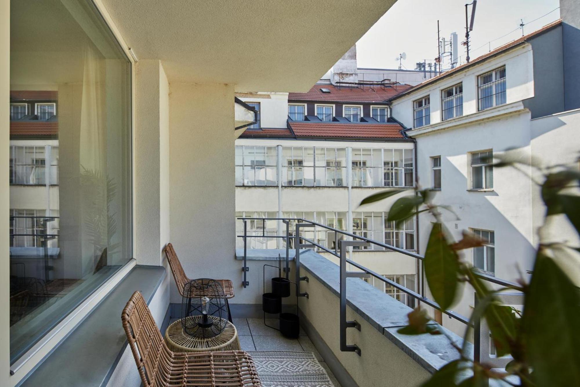 Deluxe Condo near Wenceslas Square by Prague Days Exterior foto